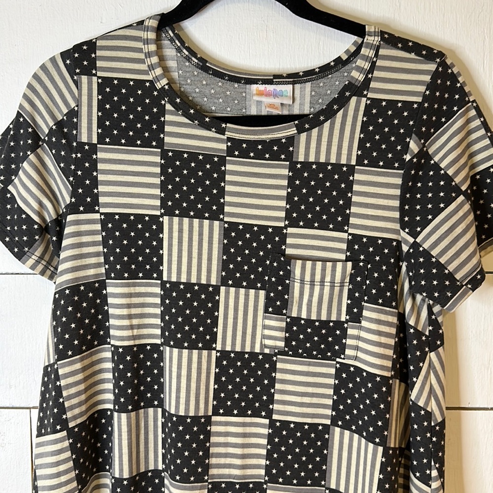 LuLaRoe, Carly, Black & Grey Flag Pattern, Size XS